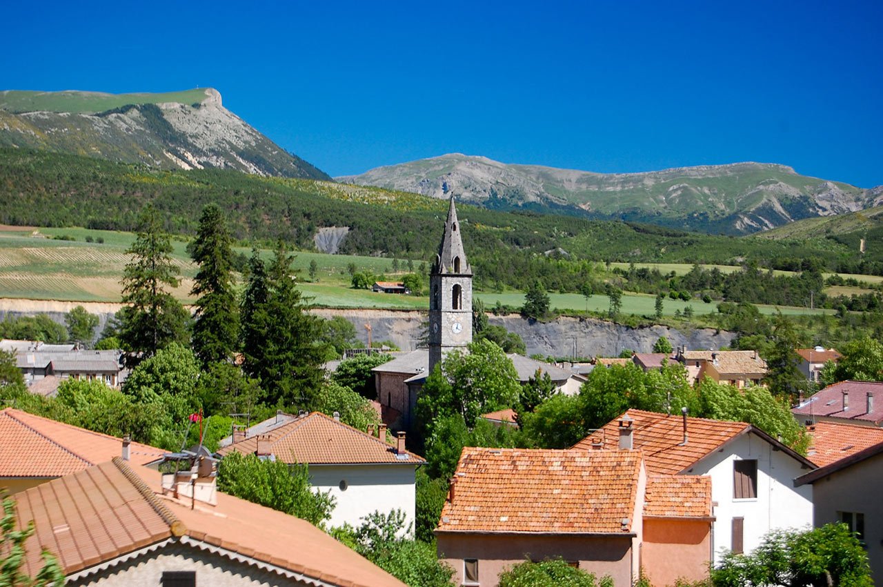 St. Andre les Alpes, as seen from the Train de Pignes | Image Credits:  Eric Allix Rogers via Flickr (CC BY-NC-ND 2.0)